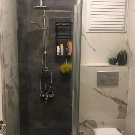 Apartment Only 7 Minutes Away By Walk To Nisantasi Citys *