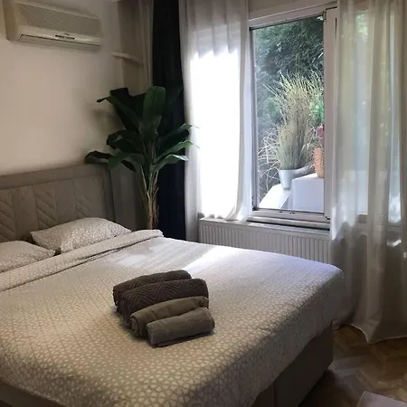 Only 7 Minutes Away By Walk To Nisantasi Citys * Стамбул